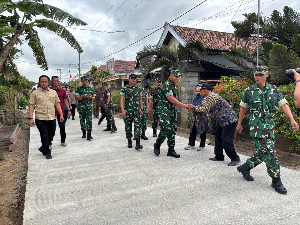 Pastikan Kesiapan TMMD ke-130, Dandim Tulungagung Dampingi Danrem 081/DSJ Tinjau Sejumlah Sasaran